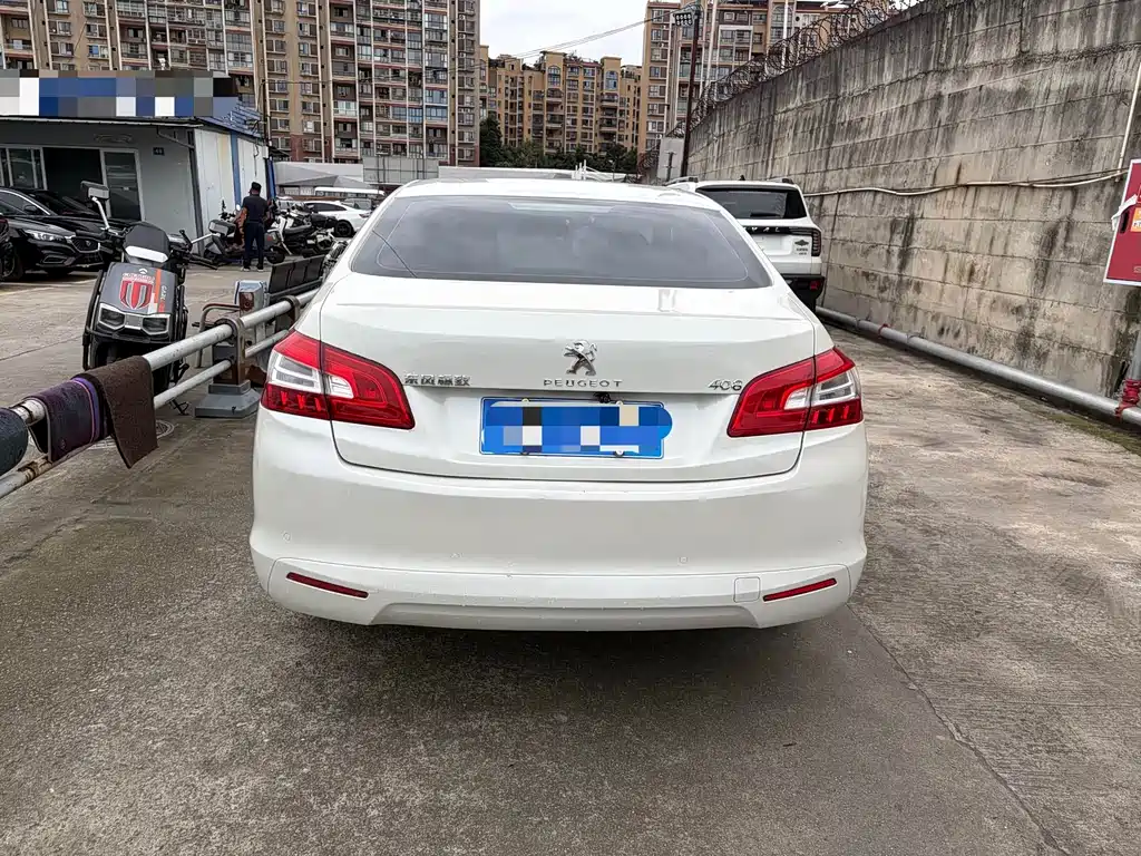 Peugeot 408 2014 1.8L AT Luxury