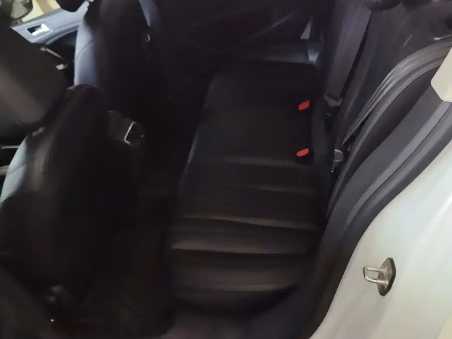 Peugeot 408 — миниатюра 11