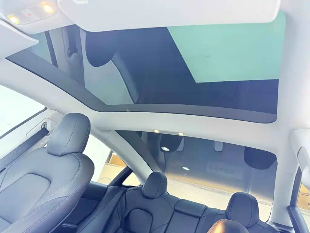 Tesla Model 3 — миниатюра 18