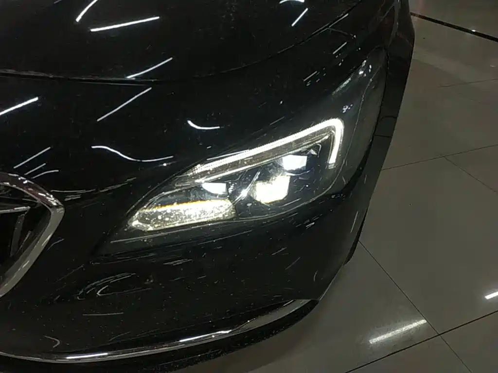 Buick LaCrosse — миниатюра 24