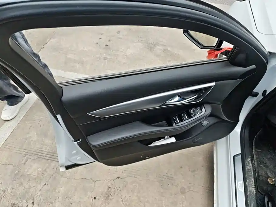 Cadillac CT5 — миниатюра 7