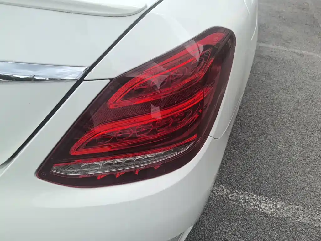 Mercedes-Benz C-Class — миниатюра 8