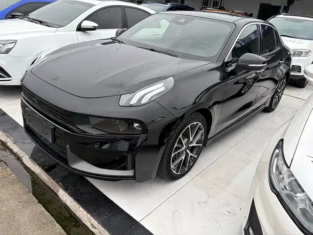 2020 Lynk & Co 03