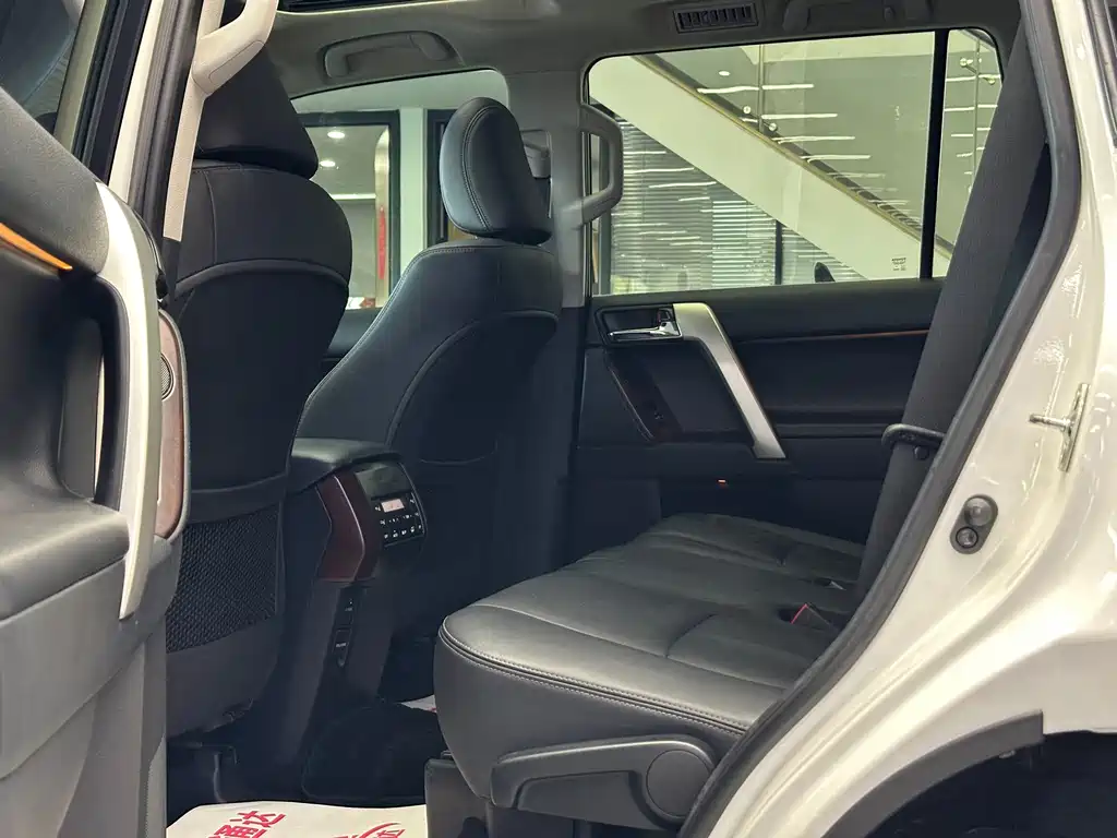 Toyota Prado — миниатюра 8