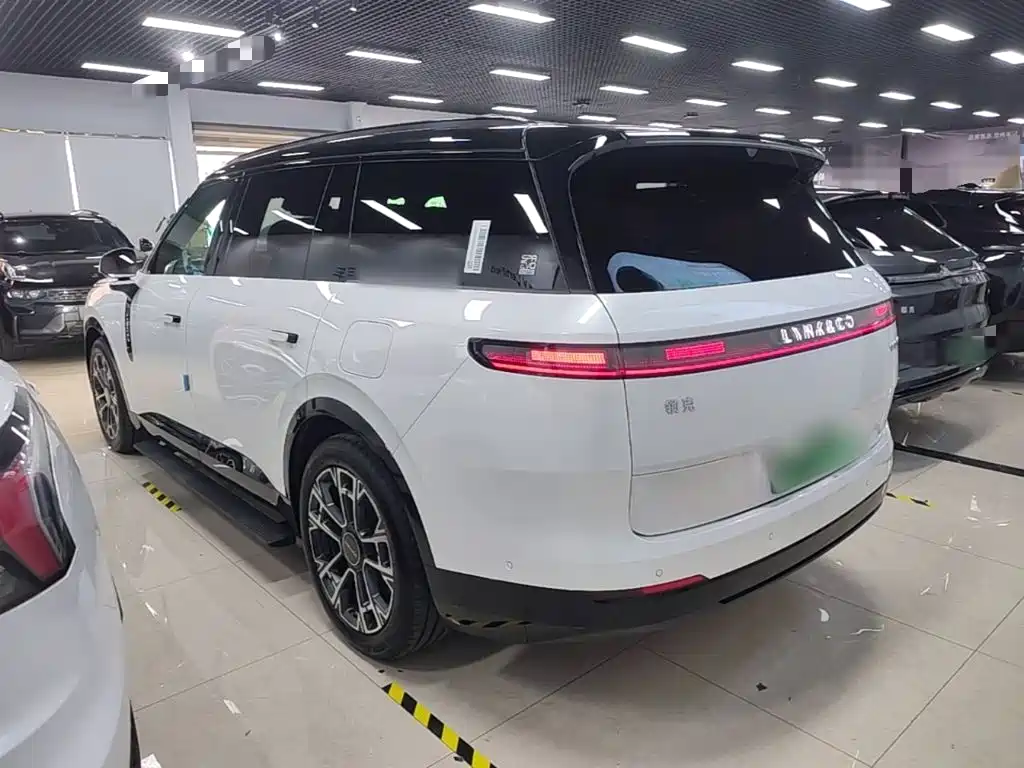 Lynk & Co 900 2025 2.0T Ultra 6 мест