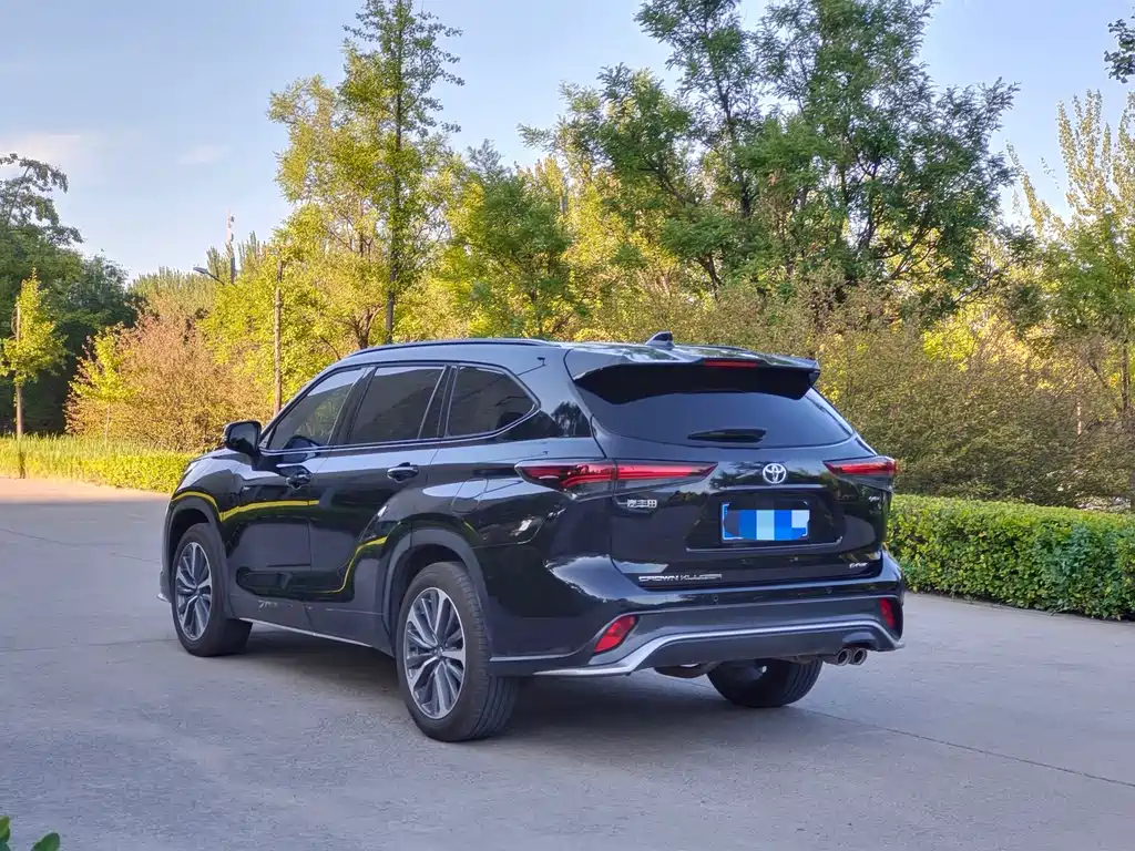 Toyota Crown Kluger — миниатюра 12