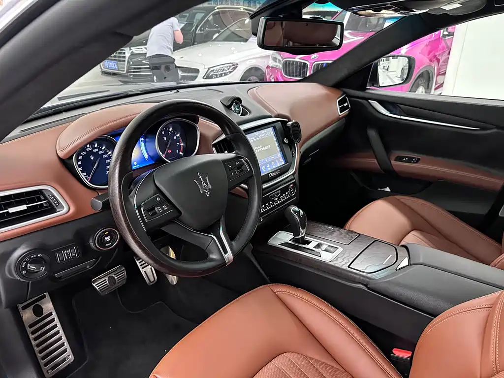 Maserati Ghibli — миниатюра 9