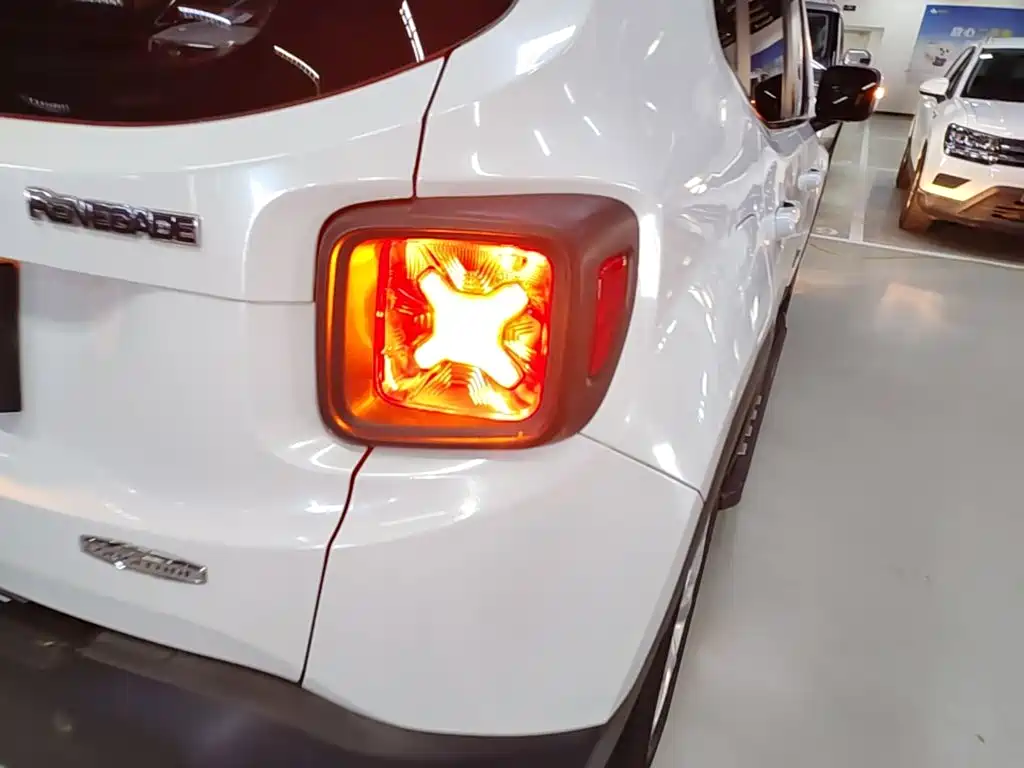 Jeep Renegade — миниатюра 8