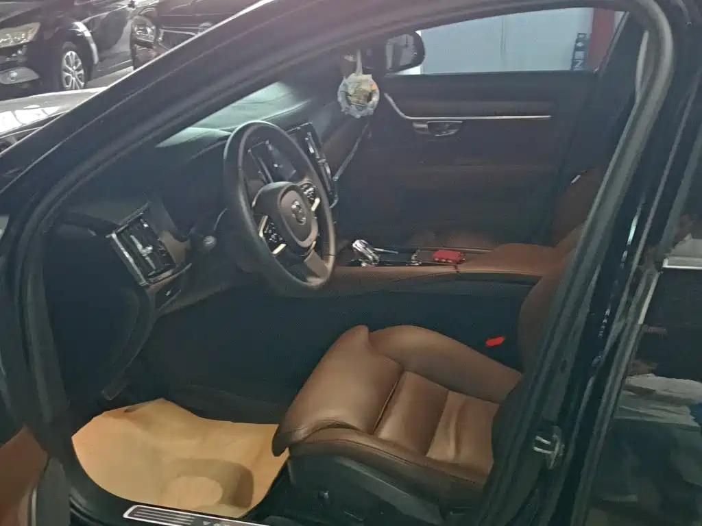 Volvo S90 2023 B5 Luxury