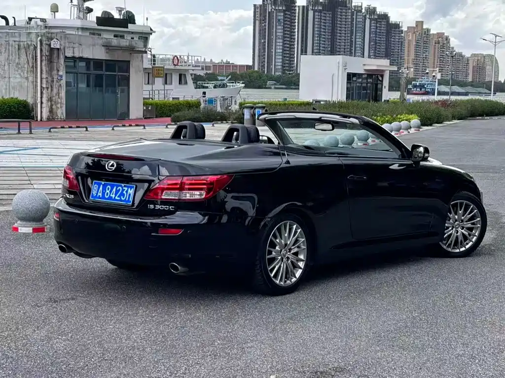 Lexus IS — миниатюра 7