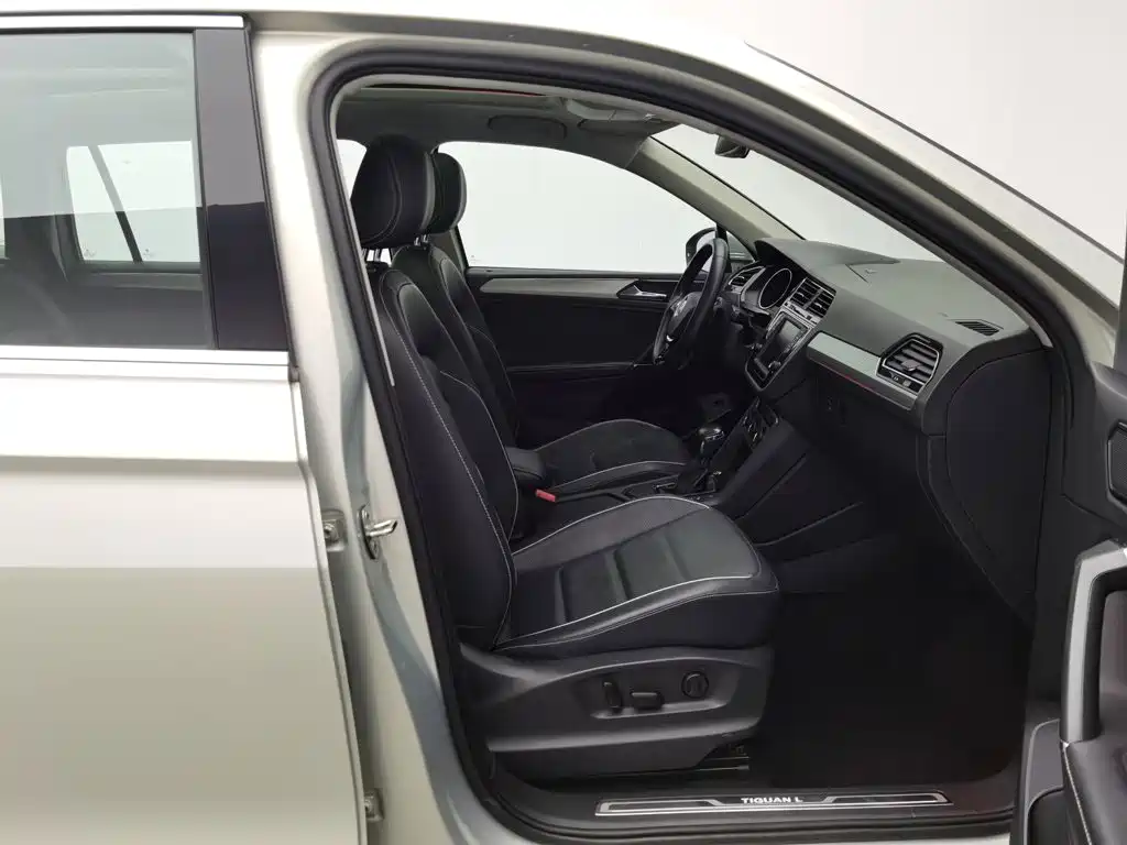 Volkswagen Tiguan L — миниатюра 23