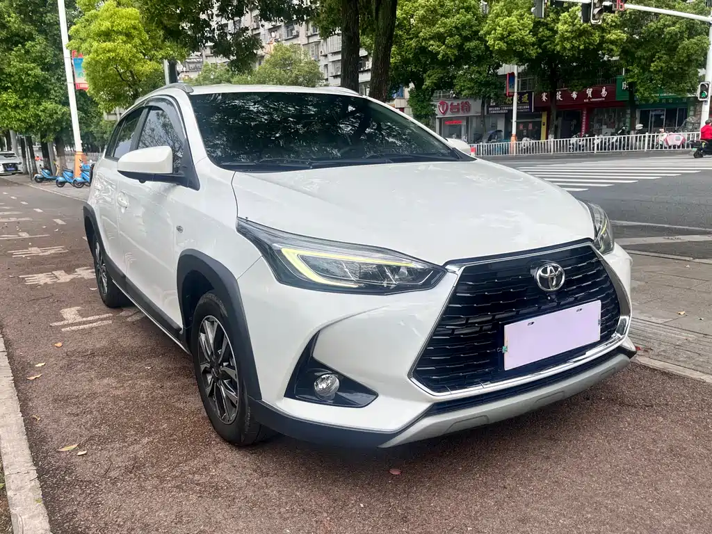 Toyota Yaris L — миниатюра 3