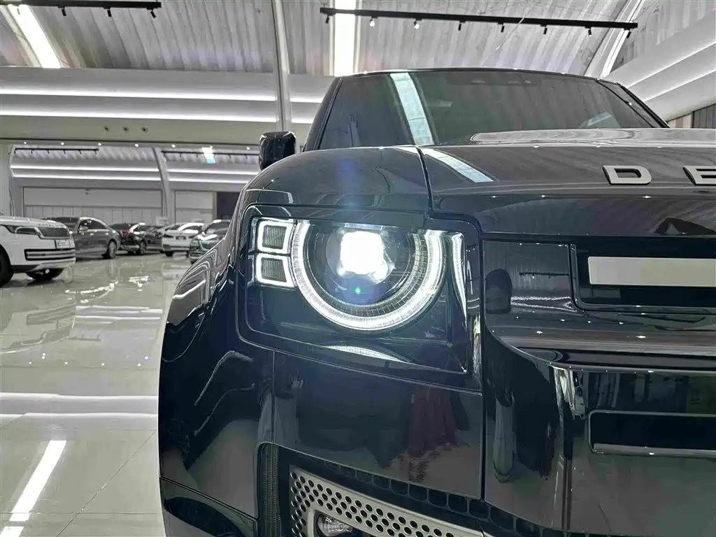 Land Rover Defender — миниатюра 33