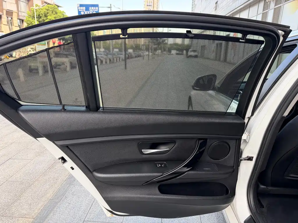 BMW 3 Series — миниатюра 7