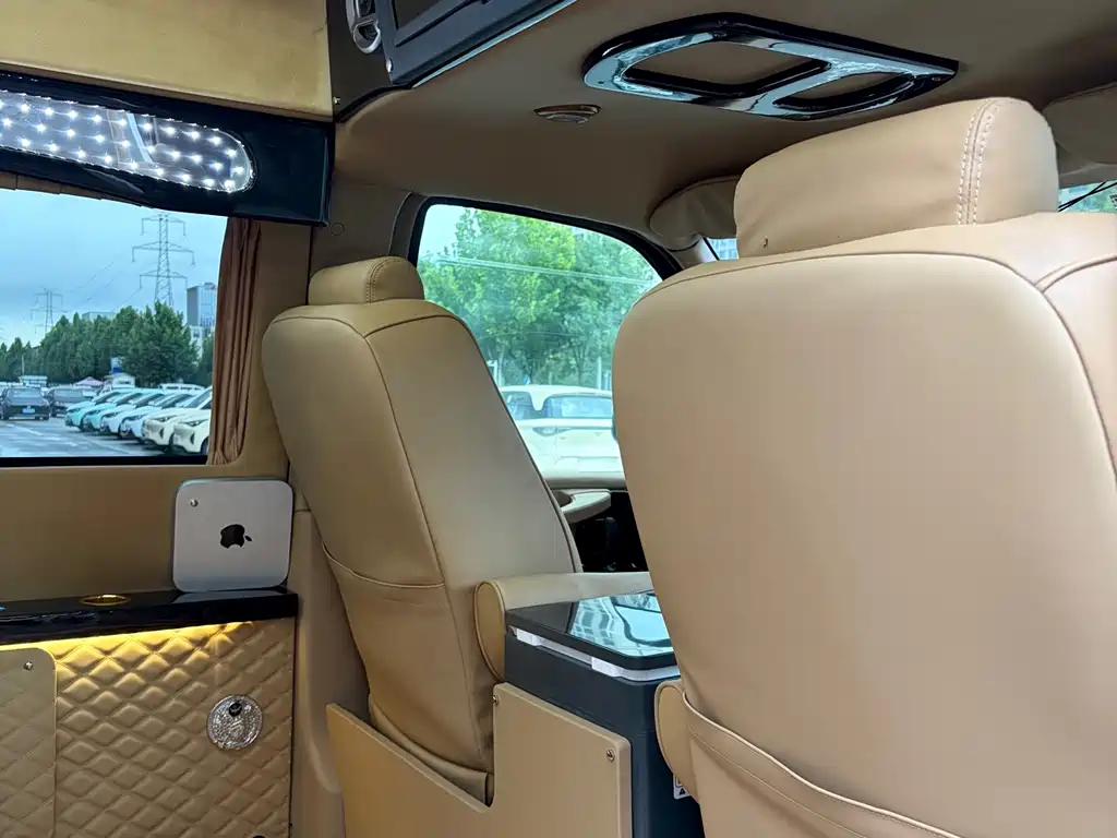 GMC Savana — миниатюра 10