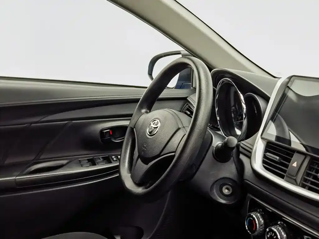 Toyota Yaris L — миниатюра 22