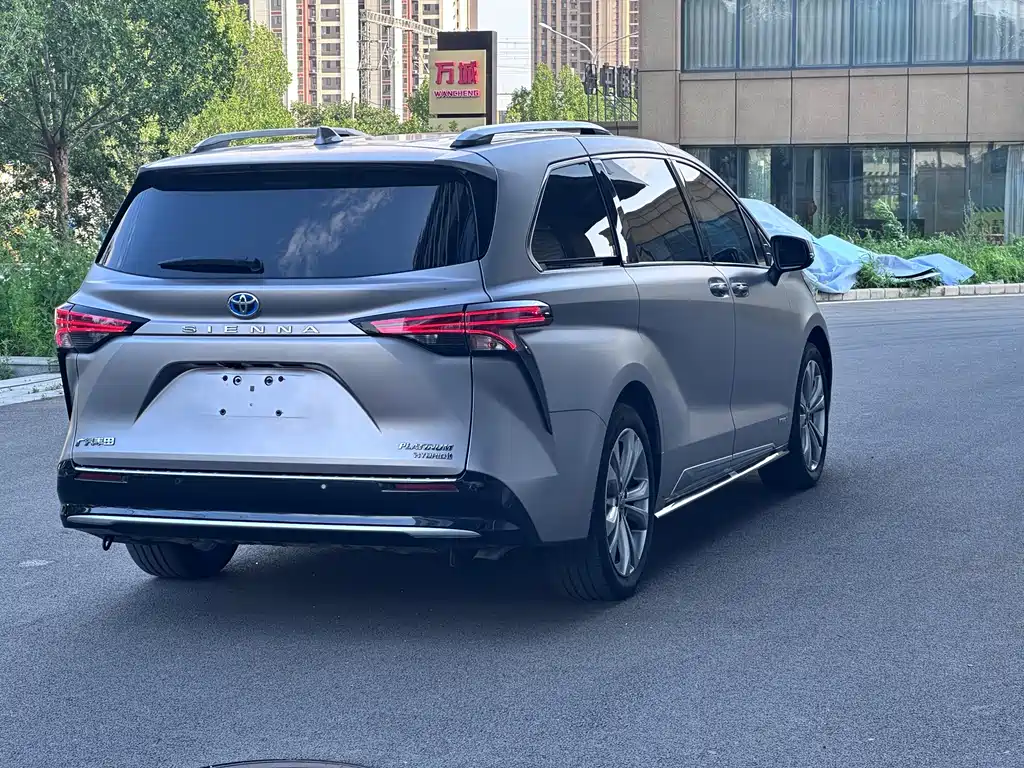 Toyota Sienna — миниатюра 12