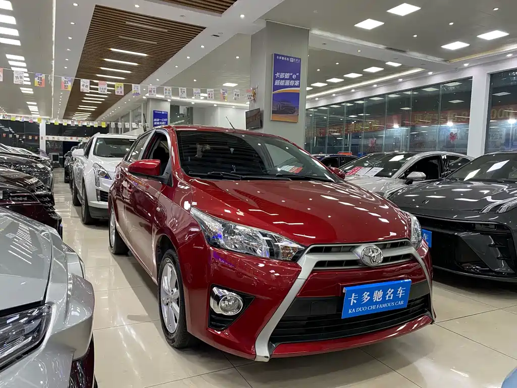 Toyota Yaris L — миниатюра 2