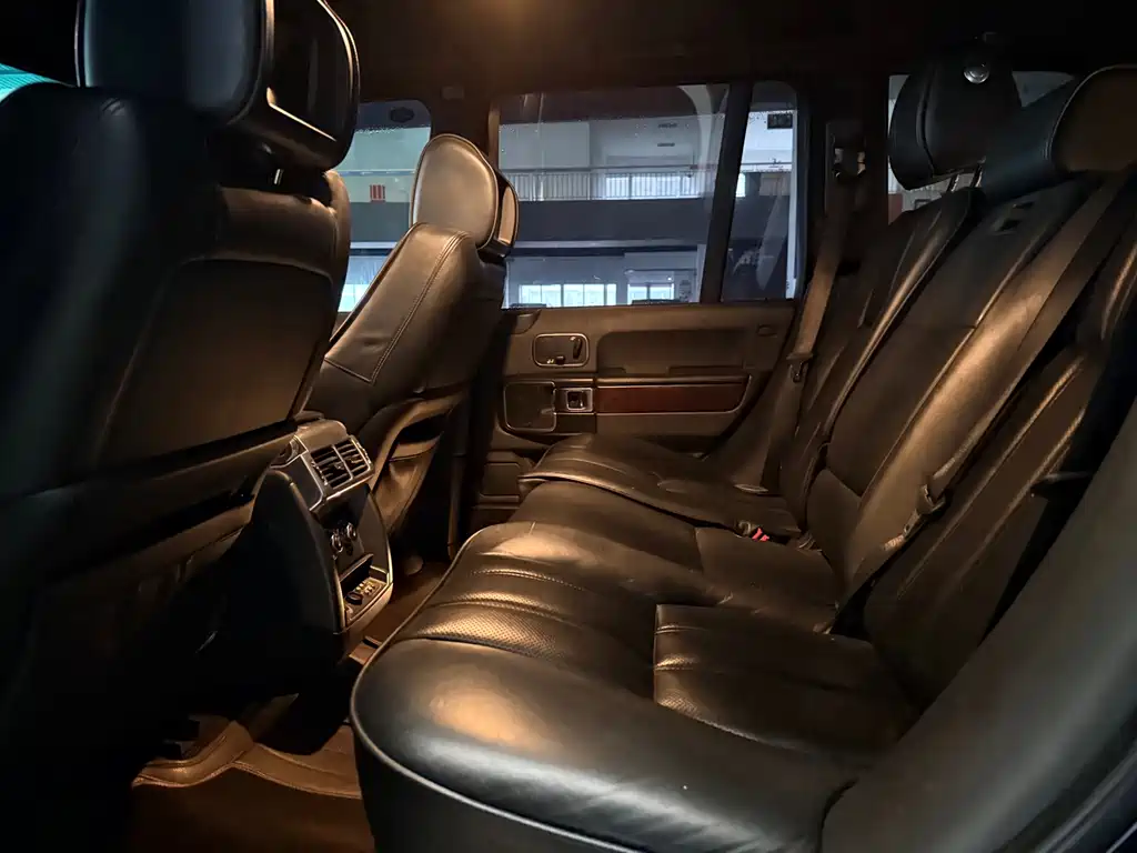 Land Rover Range Rover — миниатюра 7
