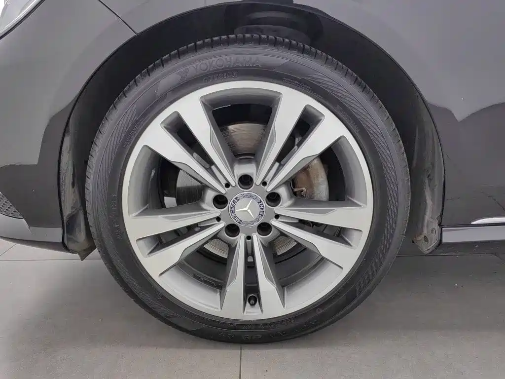 Mercedes-Benz E-Class — миниатюра 17
