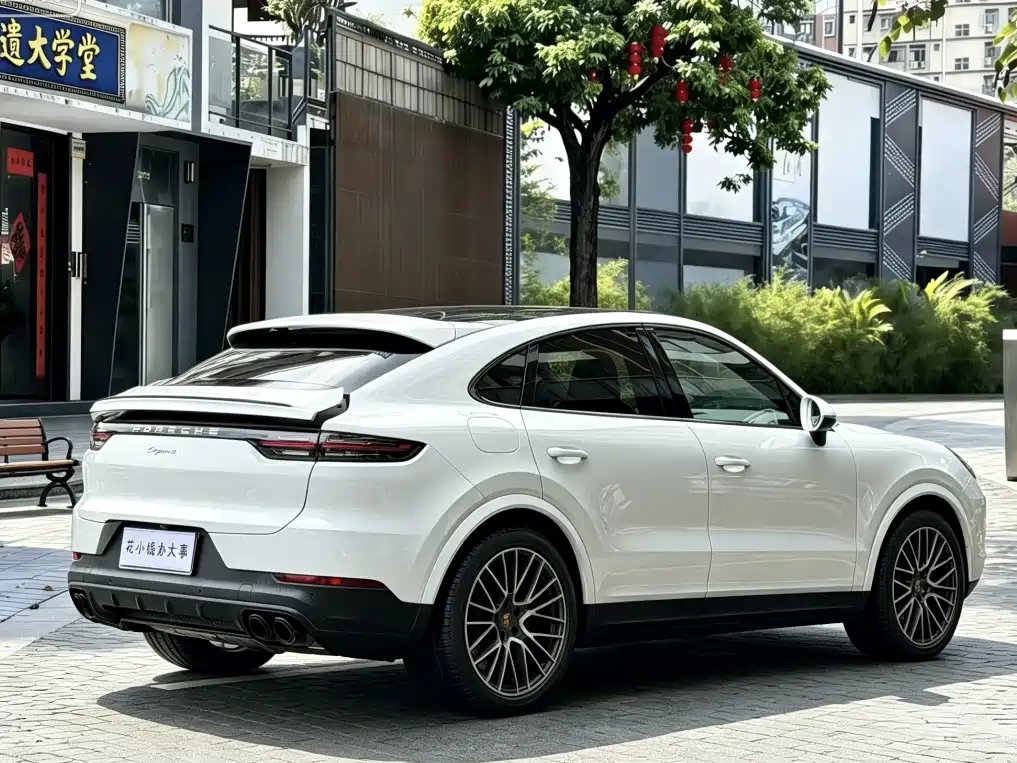 Porsche Cayenne — миниатюра 9