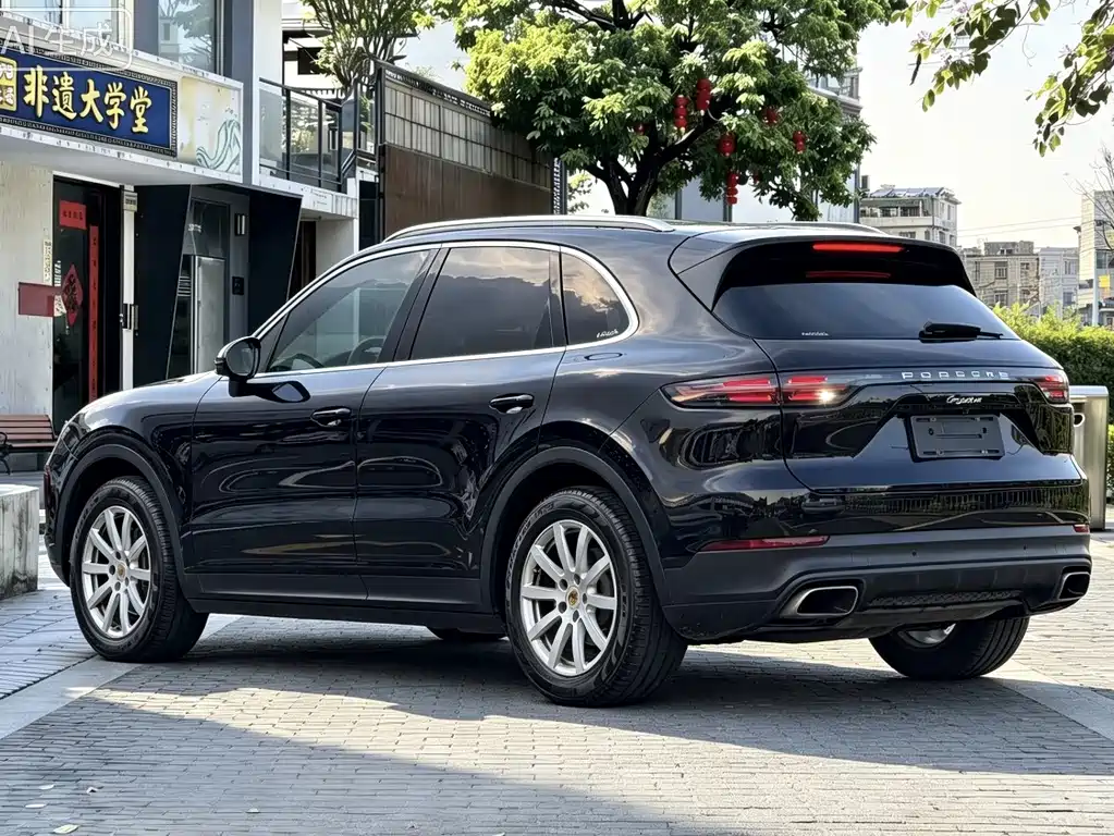 Porsche Cayenne — миниатюра 7