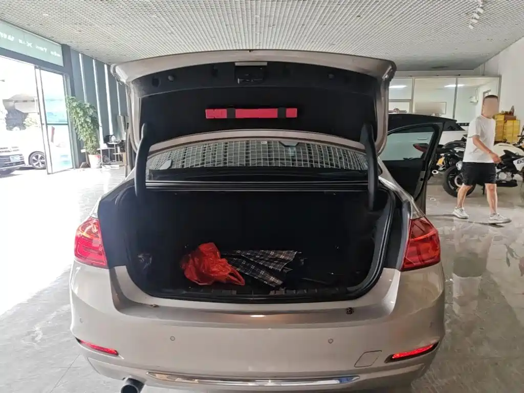 BMW 3 Series — миниатюра 19