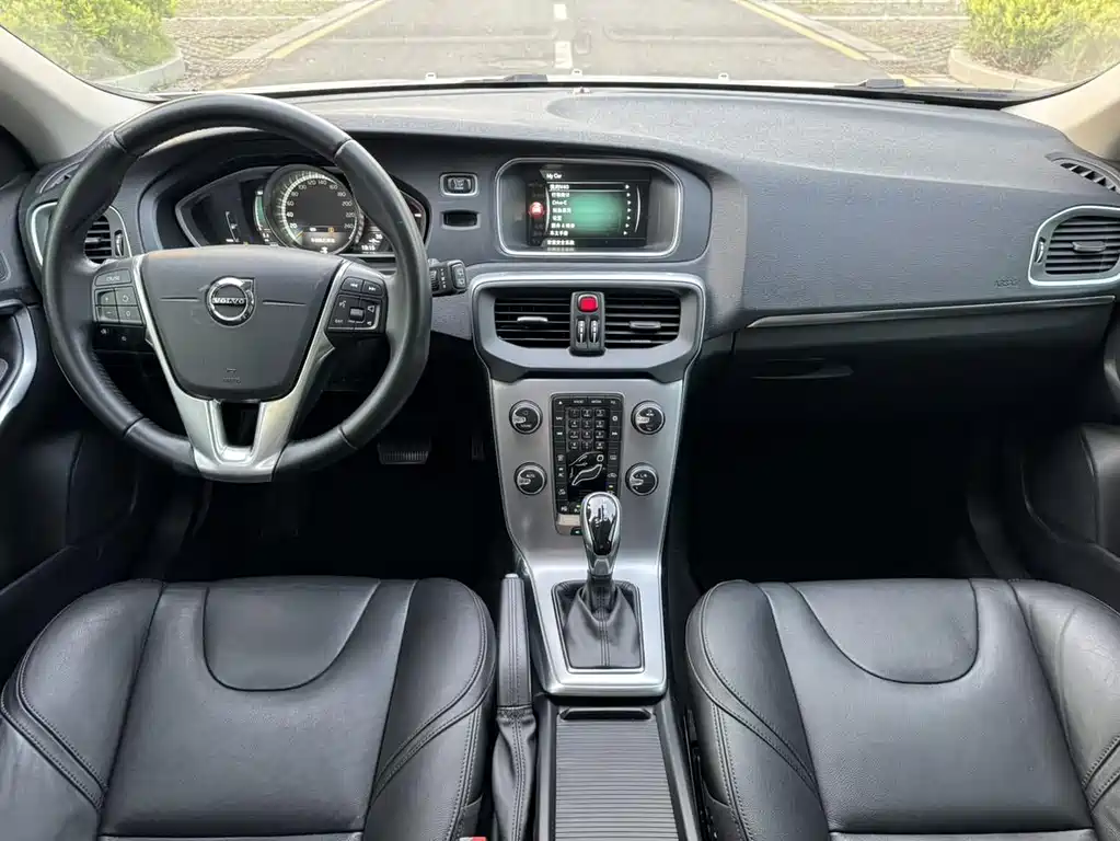 Volvo V40 2017 T4