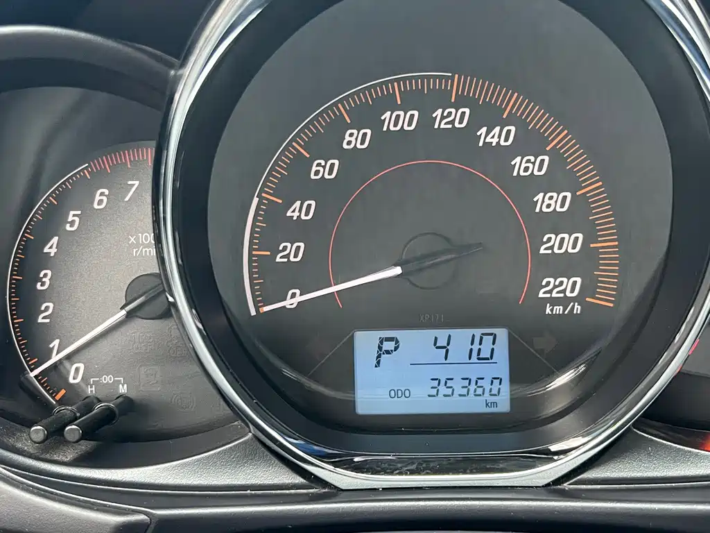 Toyota Yaris L — миниатюра 5