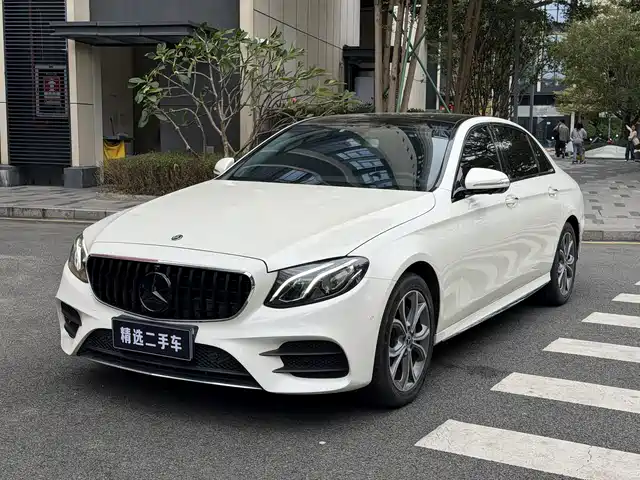 MERCEDES BENZ E CLASS