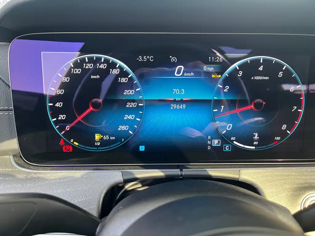 MERCEDES-BENZ E CLASS