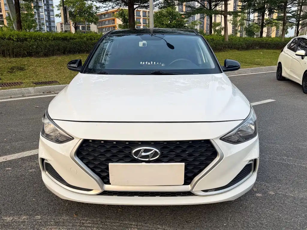 Hyundai Elantra — миниатюра 2