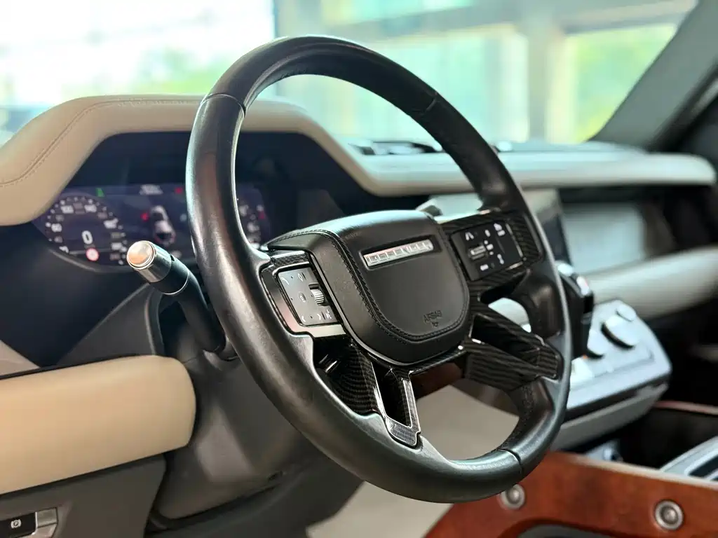 Land Rover Defender — миниатюра 7
