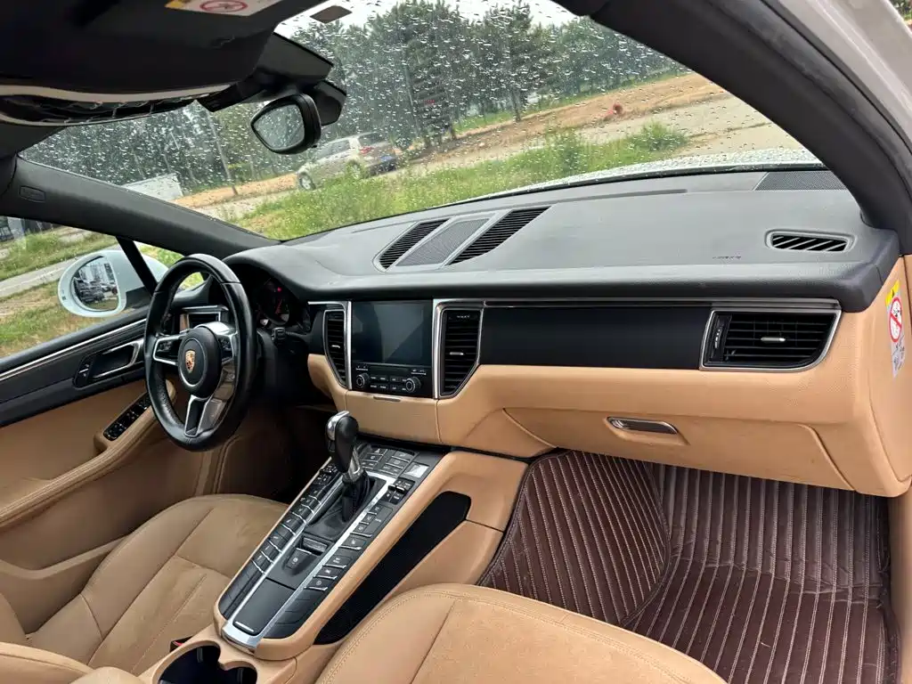 Porsche Macan — миниатюра 16