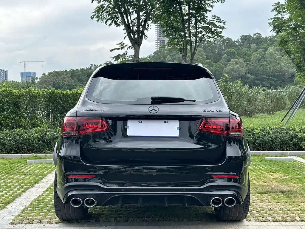 MERCEDES-BENZ GLC AMG