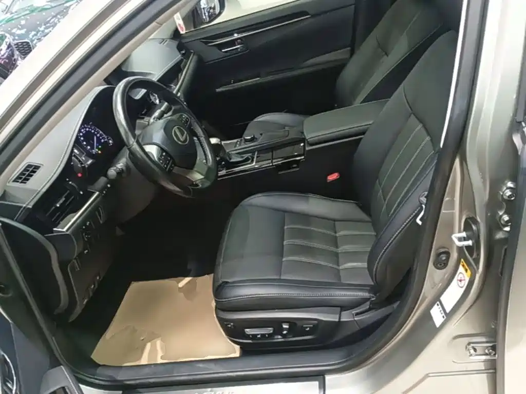 Lexus ES — миниатюра 11