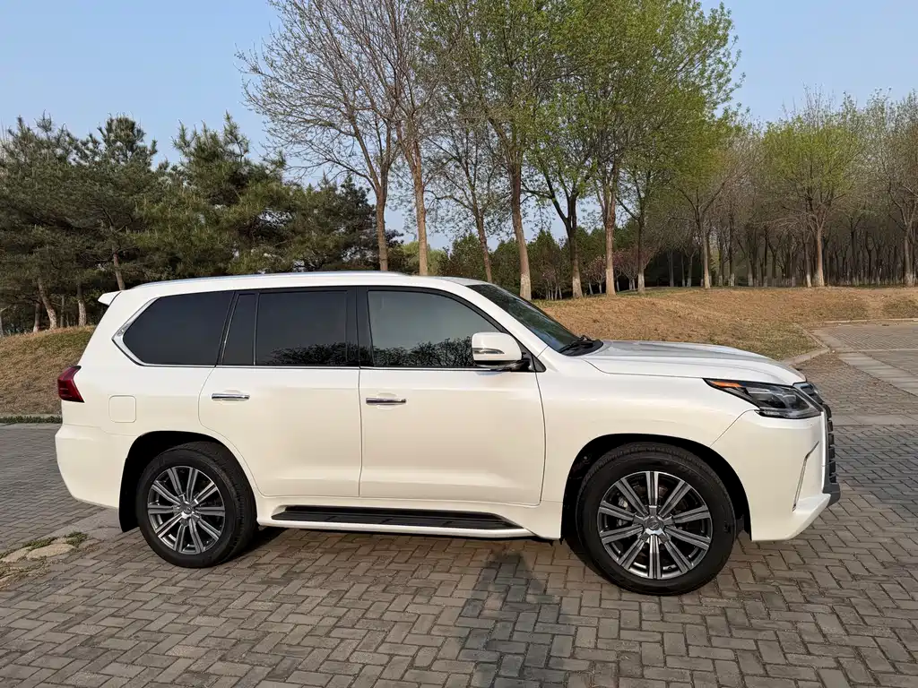 Lexus LX 2017 570 Luxury