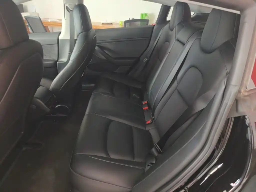 Tesla Model 3 — миниатюра 17