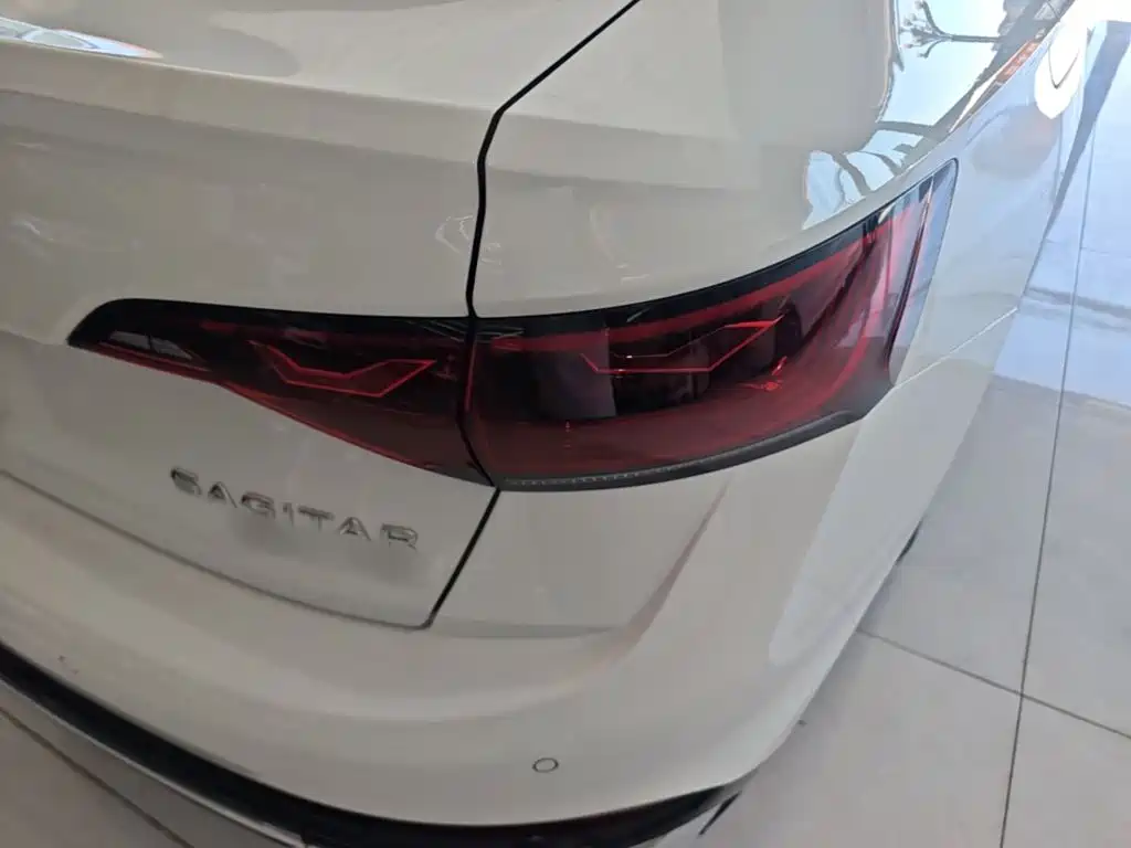 Volkswagen Sagitar — миниатюра 8