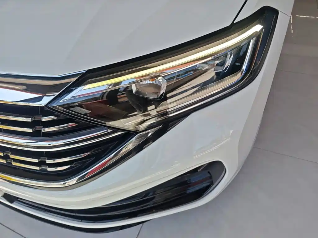 Volkswagen Sagitar — миниатюра 24