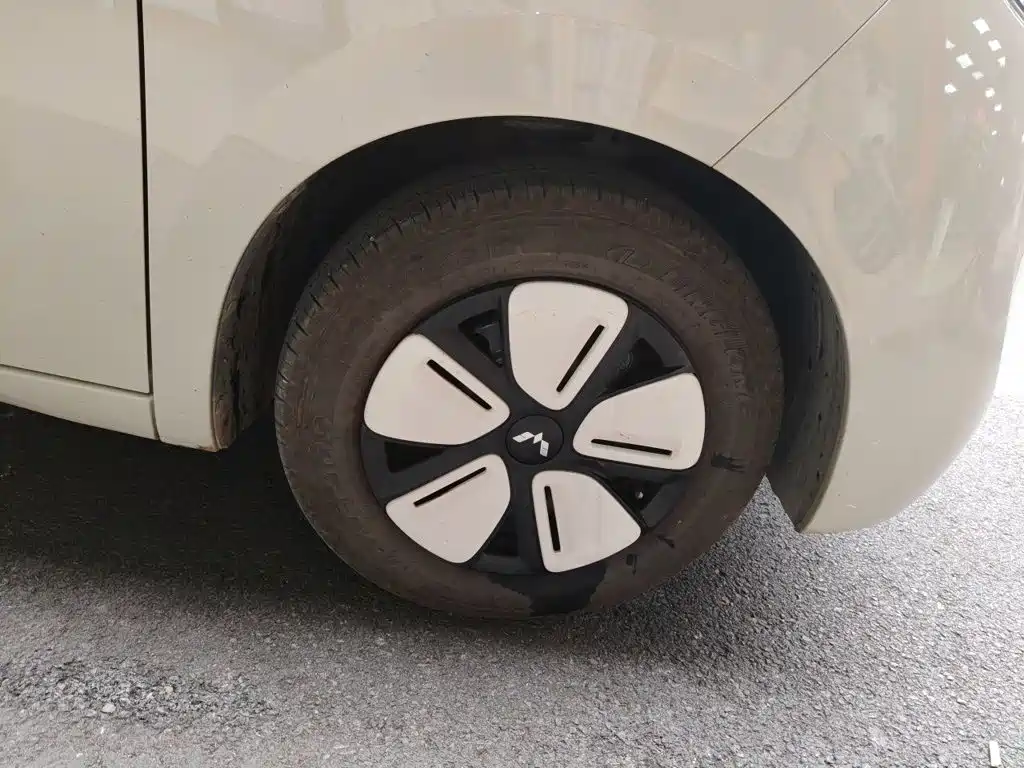 Wuling MINIEV — миниатюра 8