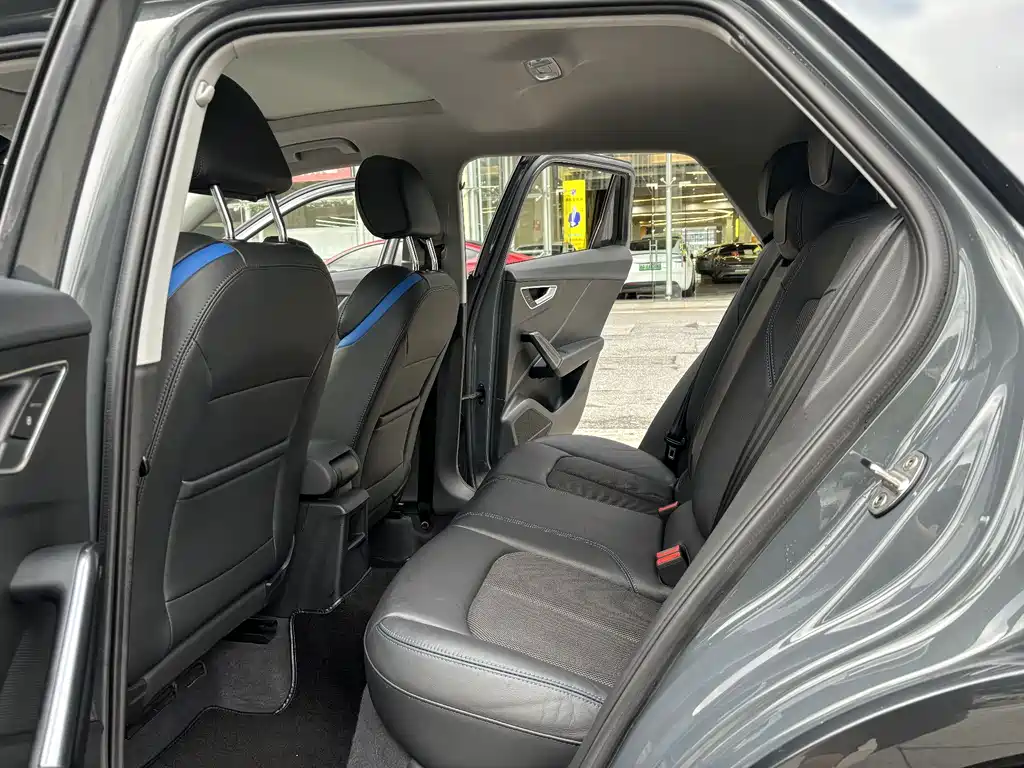 Audi Q2L e-tron — миниатюра 9