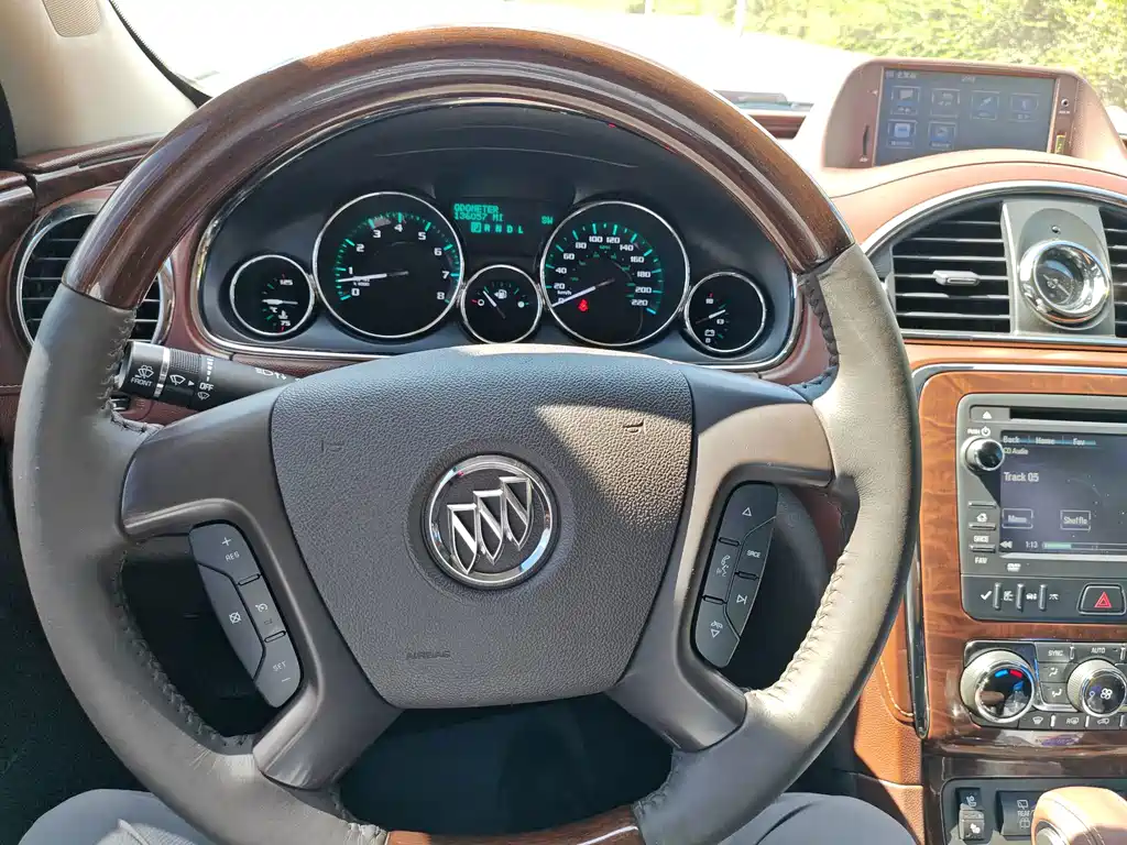 Buick Enclave — миниатюра 34