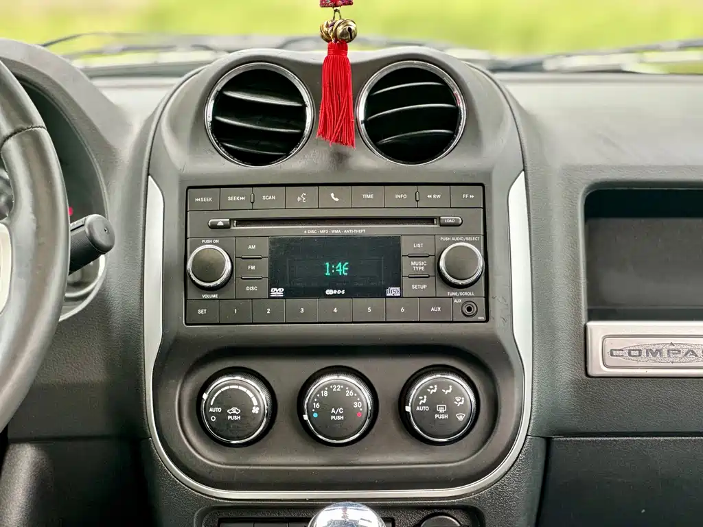 Jeep Compass (Import) — миниатюра 41