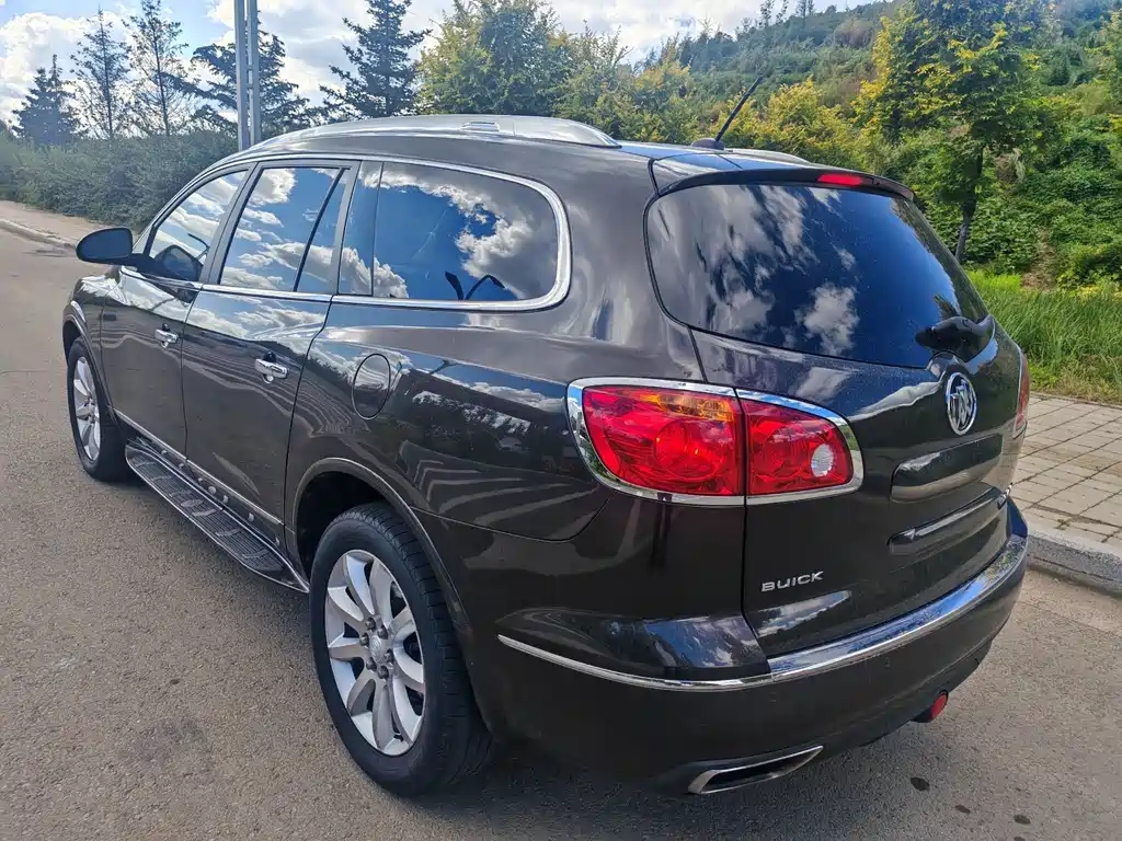 Buick Enclave — миниатюра 4