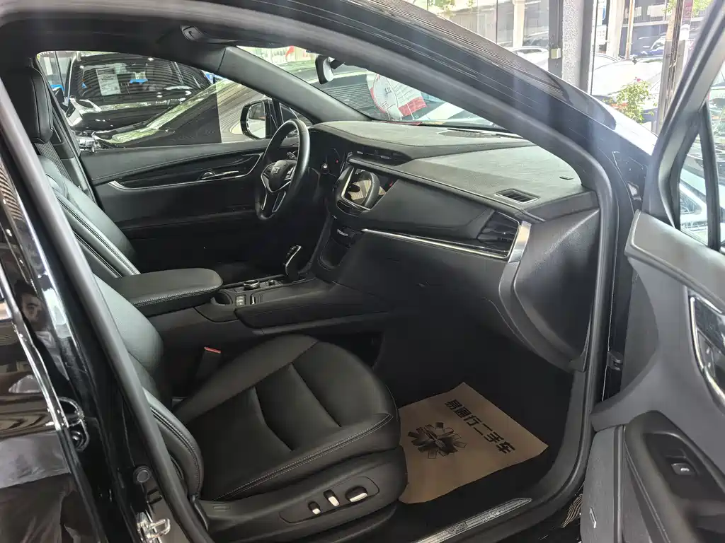 Cadillac XT5 — миниатюра 7