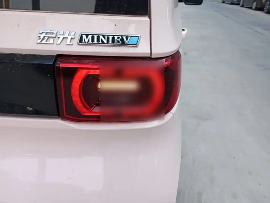 Wuling MINIEV — миниатюра 8
