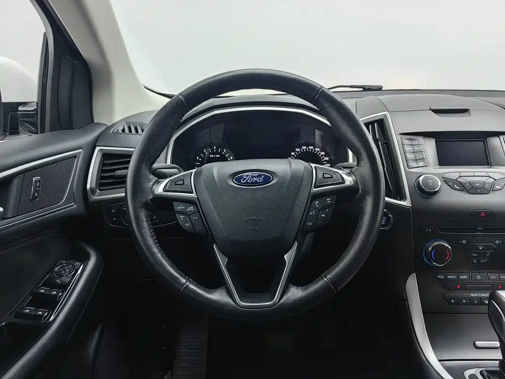 Ford Edge — миниатюра 11