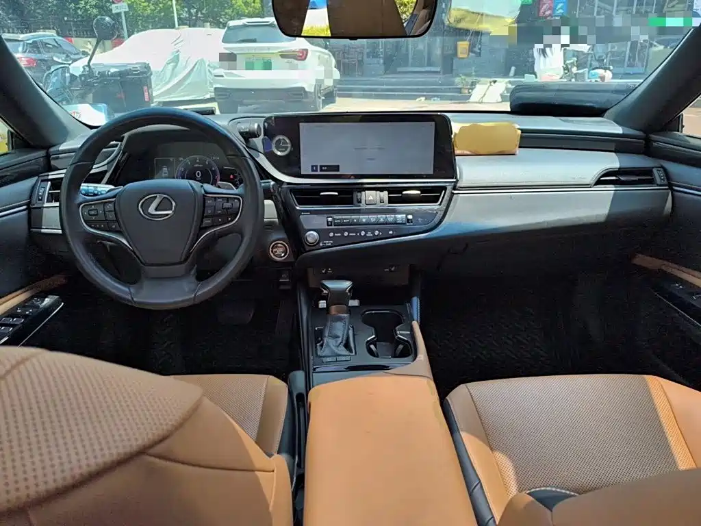 Lexus ES — миниатюра 13