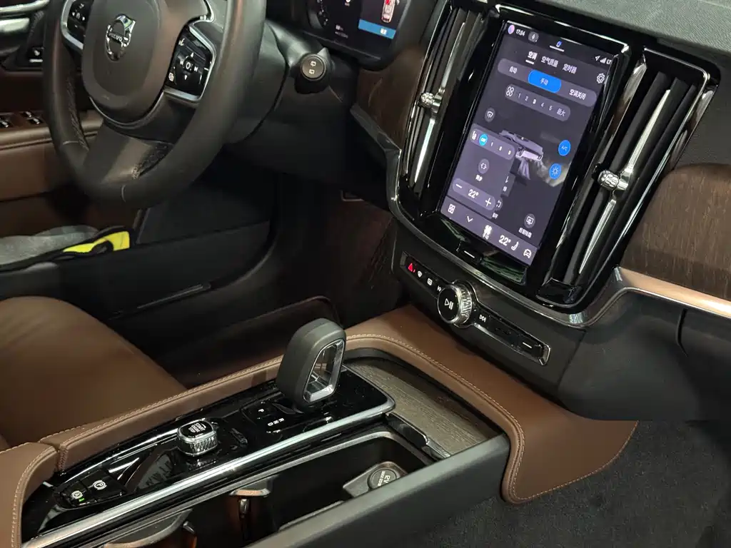 Volvo V90 — миниатюра 10